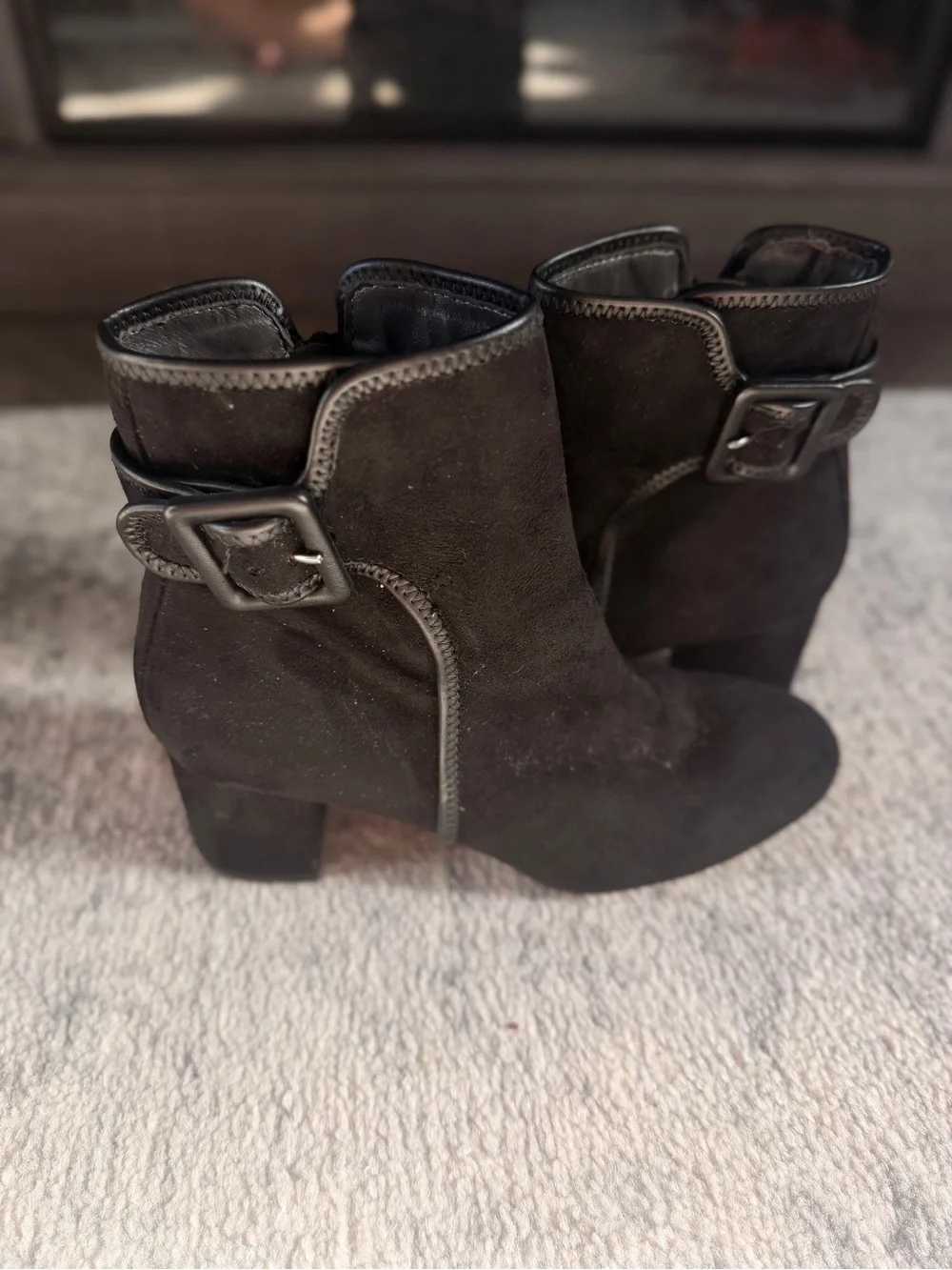 Women’s Black Ankle Booties Size 7 Buckle Block Heel Side Zip